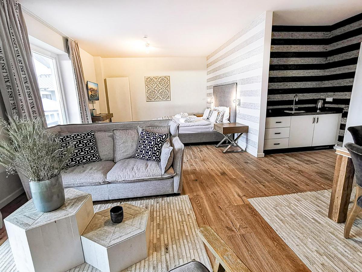 Готель Easy Living Ліст Екстер'єр фото